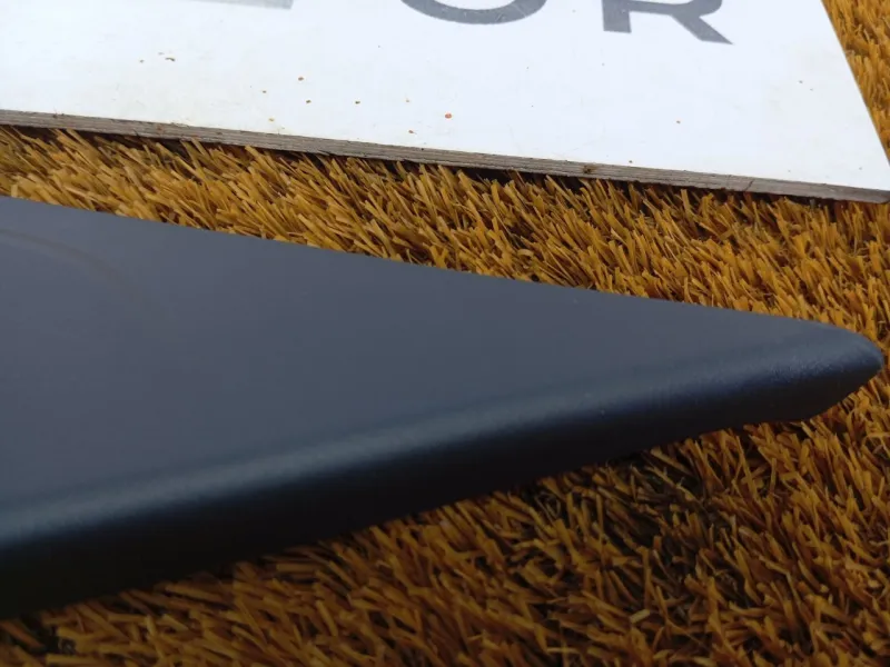 Уголок двери