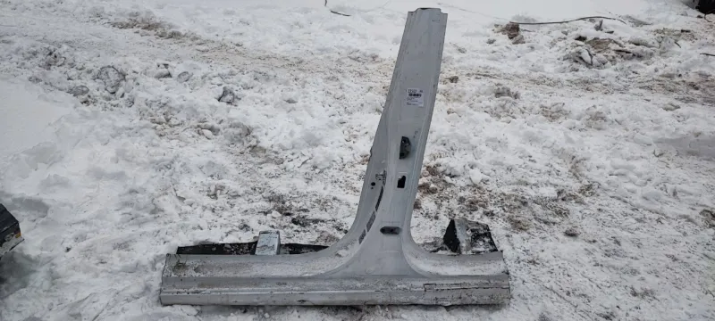 Порог с центральной стойкой