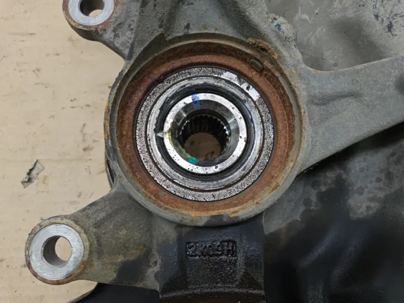 Кулак поворотный