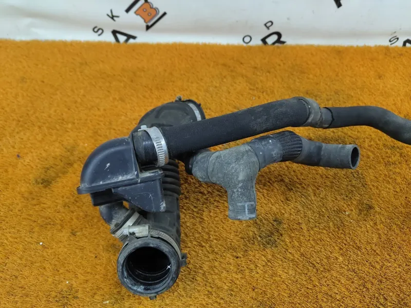 Патрубок воздушного фильтра