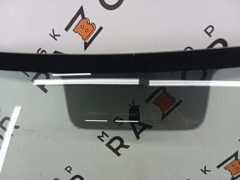 Стекло лобовое