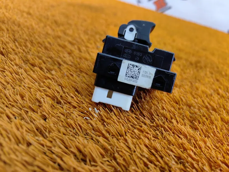 Кнопка стеклоподъемника