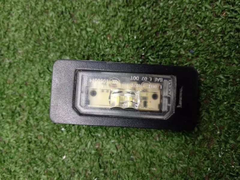 Плафон подсветки багажника