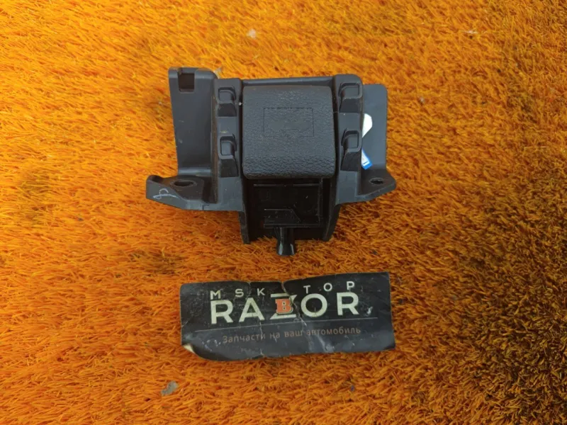 Ручка открывания капота