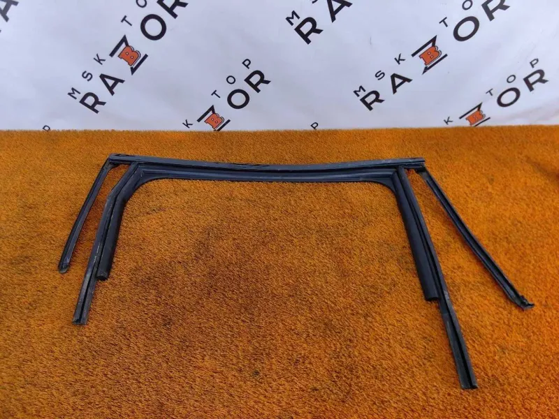 Уплотнитель стекла двери