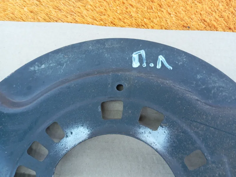 Пыльник тормозного диска