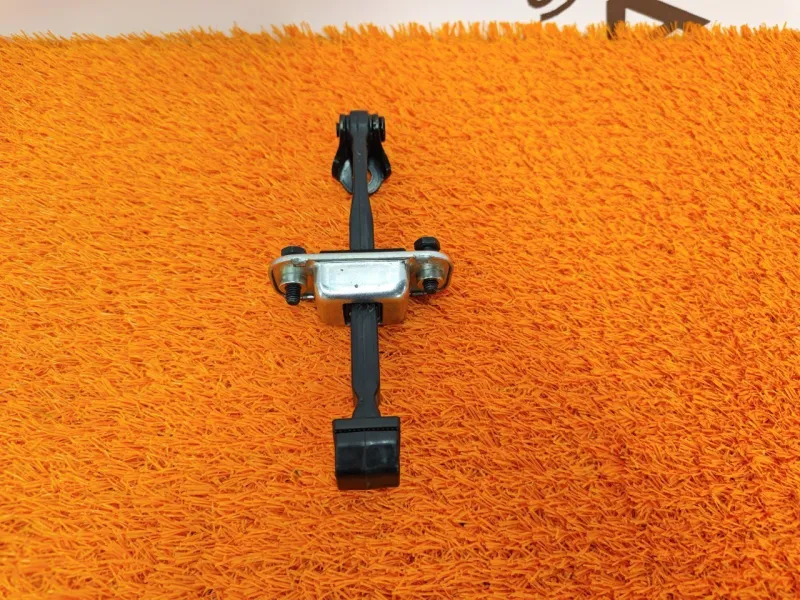 Ограничитель двери