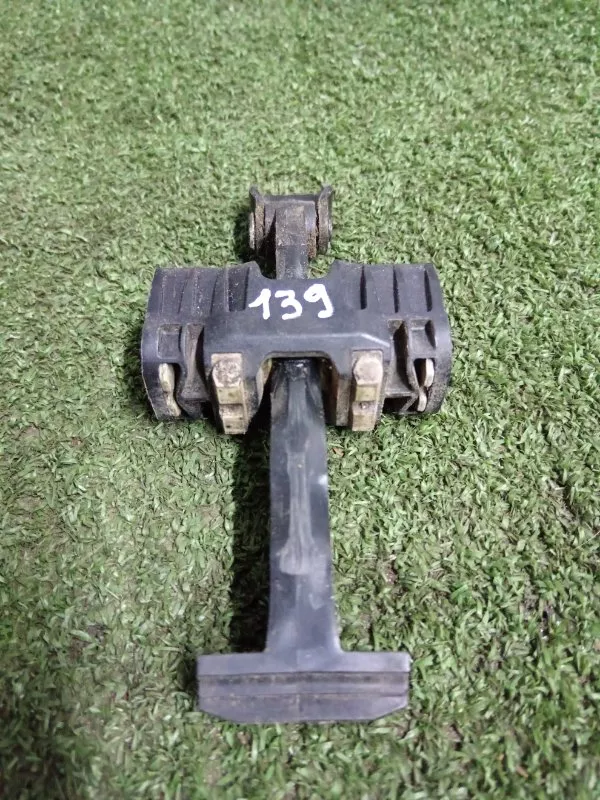 Ограничитель двери BMW 3-Series 2005 51227176808 E90, задний