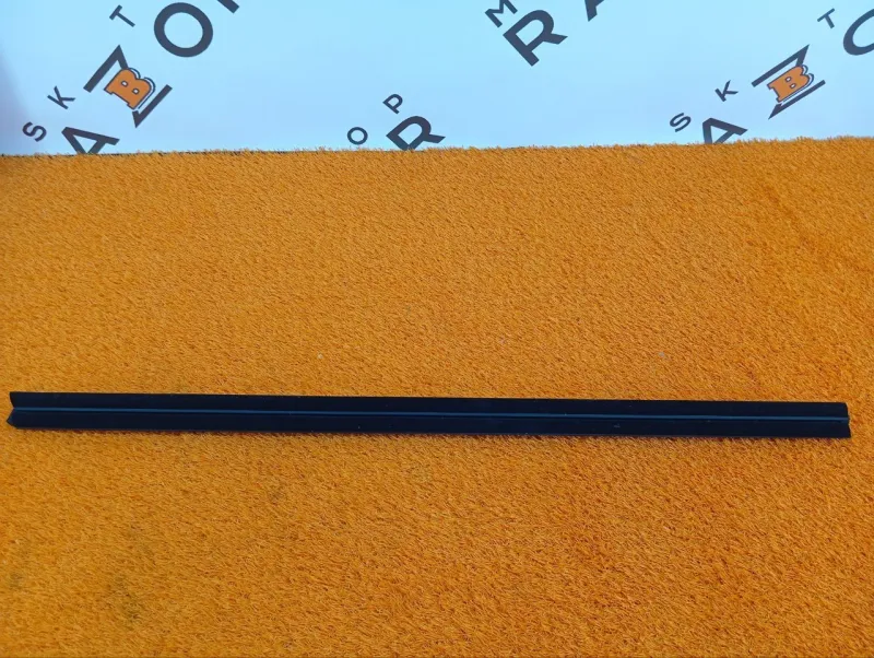 Уплотнитель стекла двери