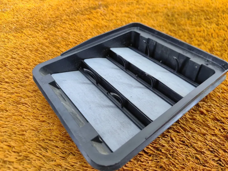 Решетка вентиляционная