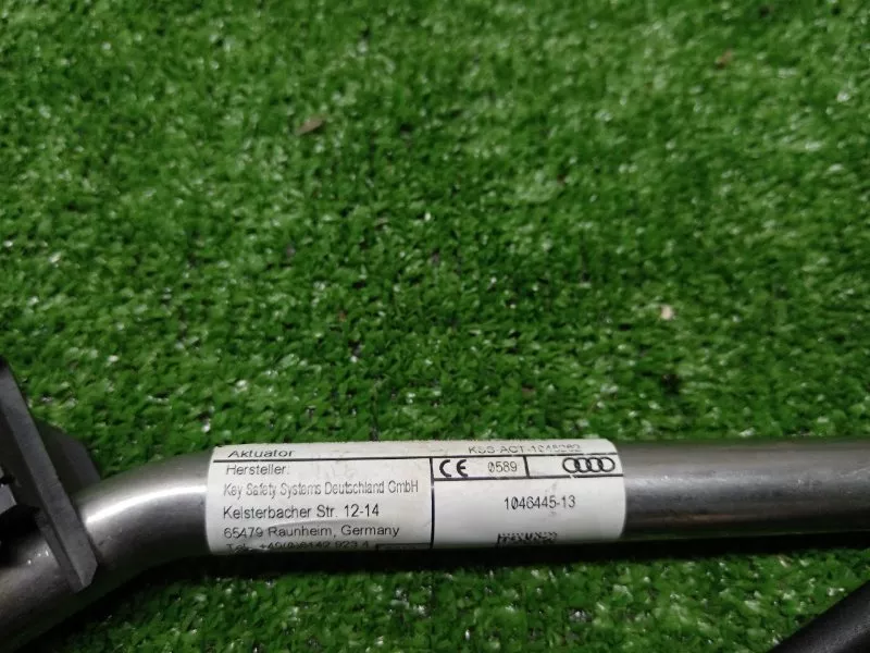 Пиропатрон петли капота Audi A5 2019 8W6823823 2 CYR