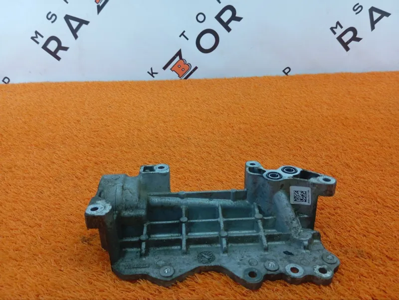 Кронштейн масляного фильтра