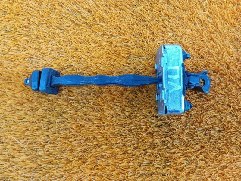 Ограничитель двери