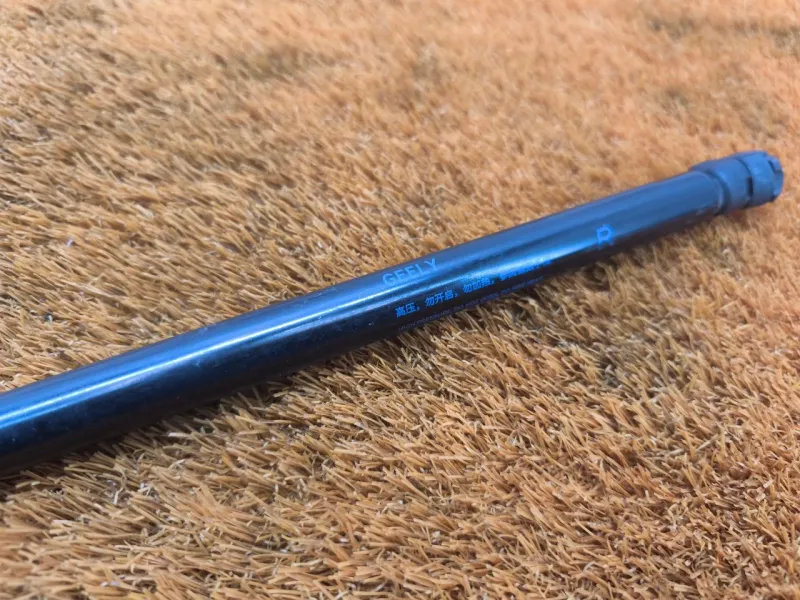 Амортизатор крышки багажника