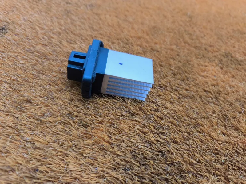 Резистор отопителя