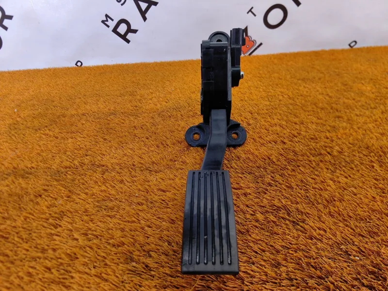 Педаль газа