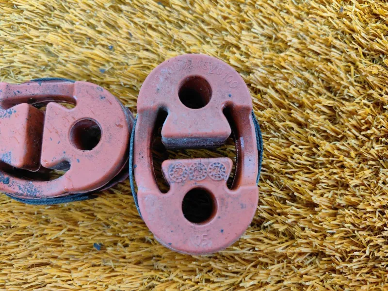 Крепление глушителя