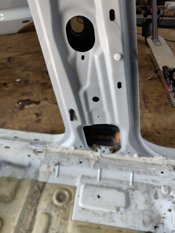 Порог с центральной стойкой