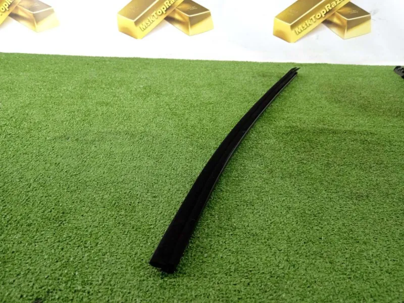 Уплотнитель стекла двери