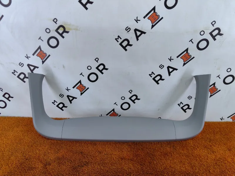 Обшивка двери багажника