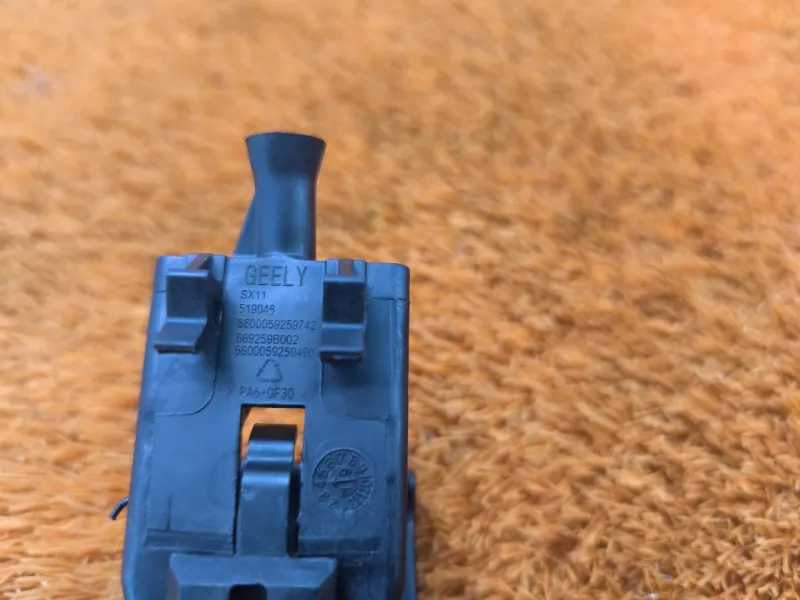 Ручка открывания капота