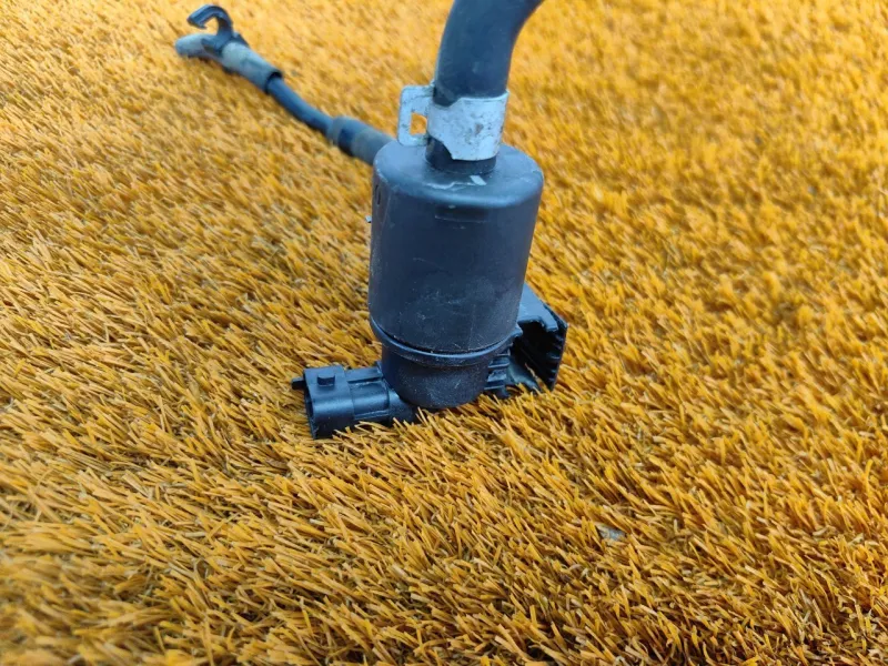 Клапан паров бензина