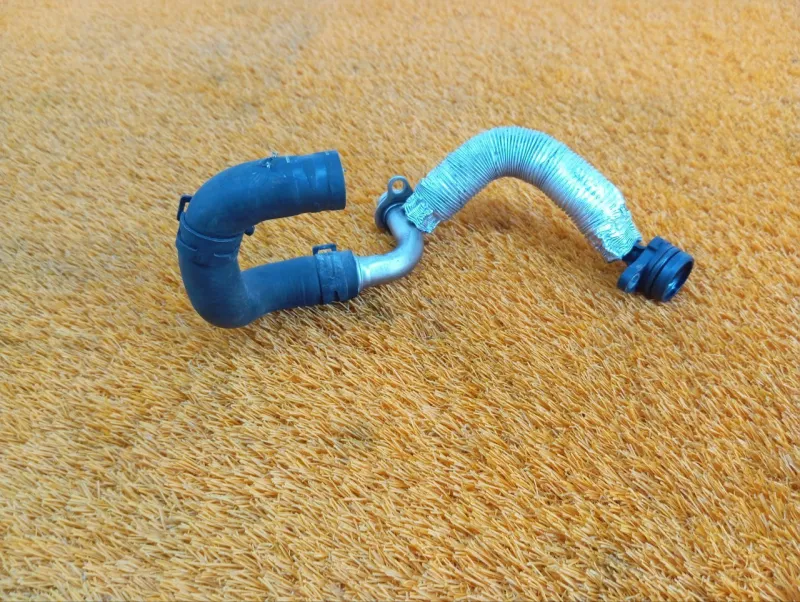 Трубка системы охлаждения