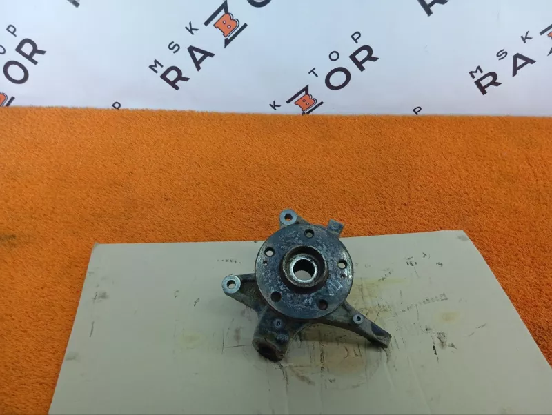 Кулак поворотный