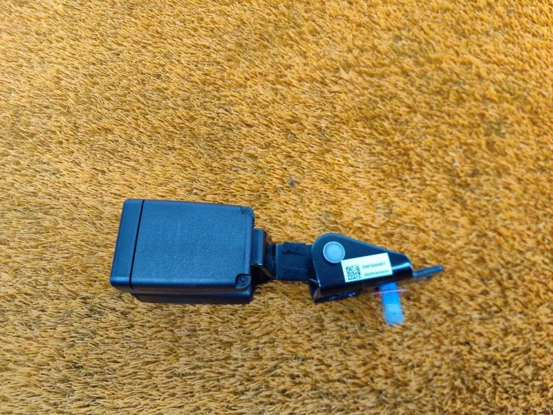 Ответная часть ремня безопасности