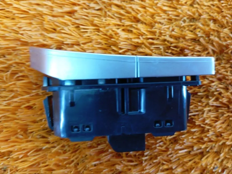 Кнопка центрального замка