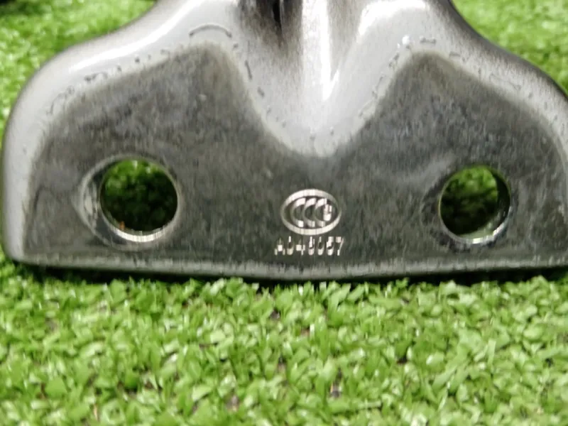 Петля двери