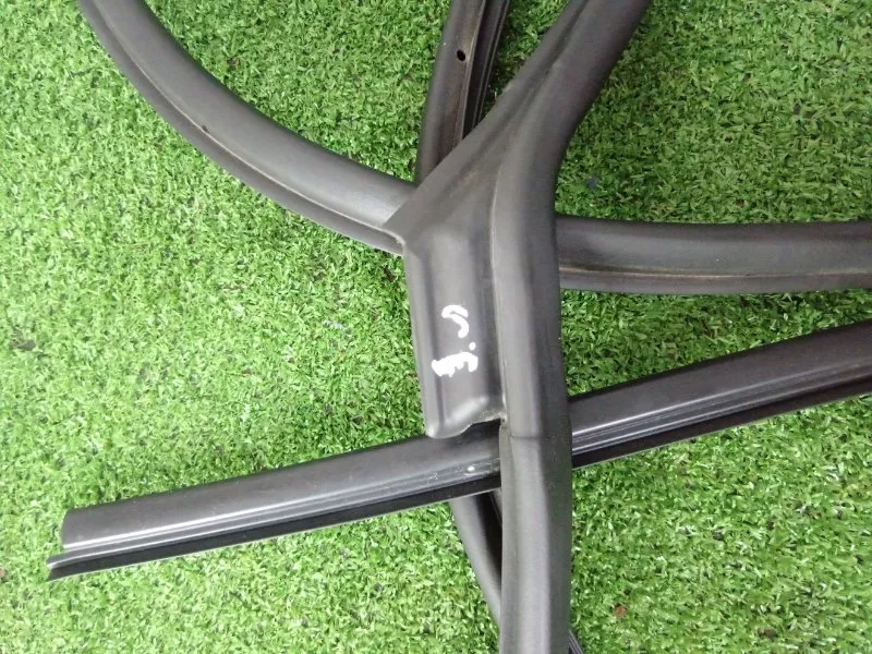 Уплотнитель двери