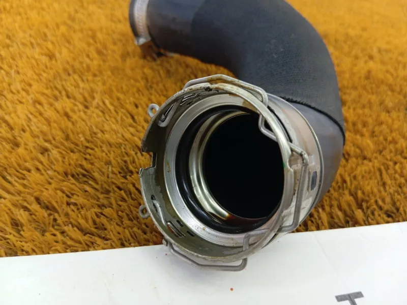 Патрубок интеркулера