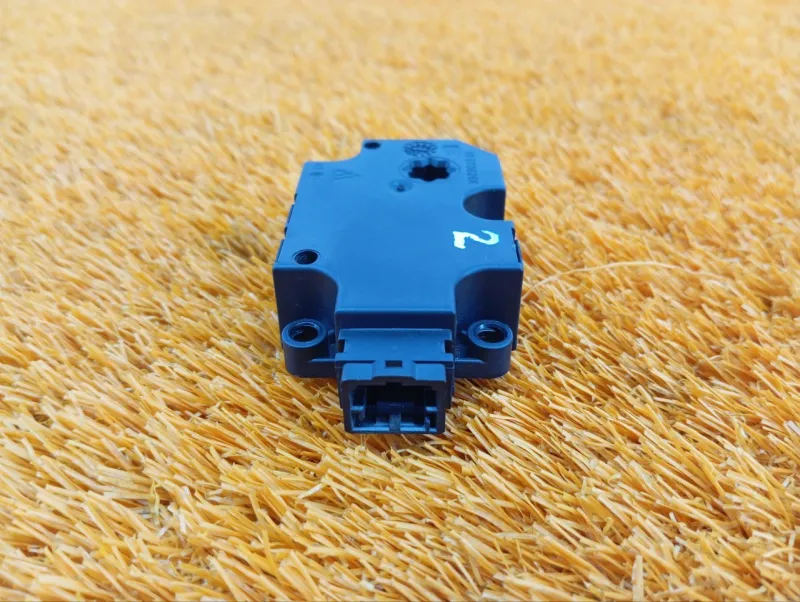 Моторчик заслонки печки