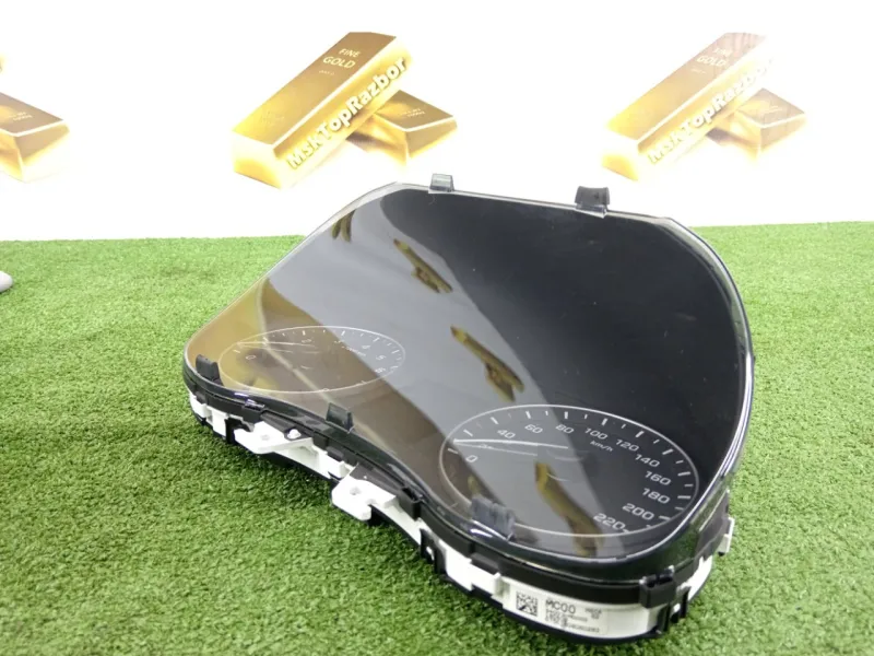 Панель приборов