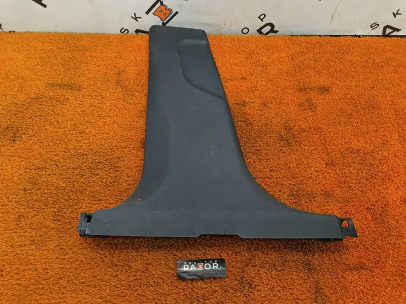 Обшивка центральной стойки