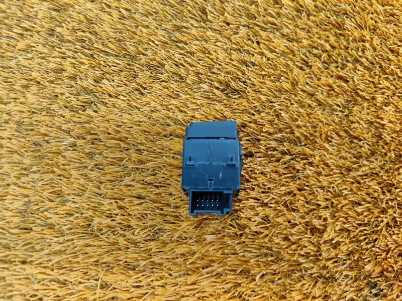 Кнопка обогрева сидений