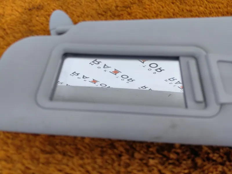 Козырек солнцезащитный