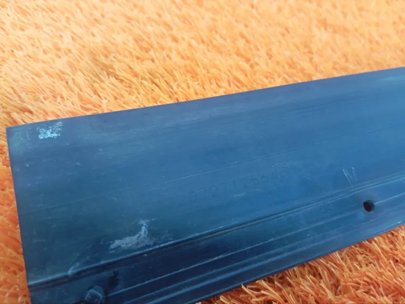 Уплотнитель двери