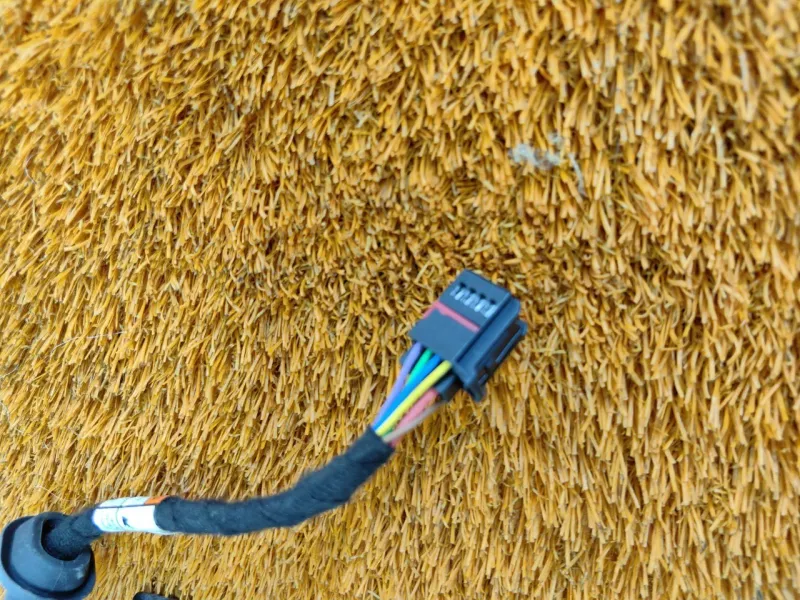 Амортизатор багажника