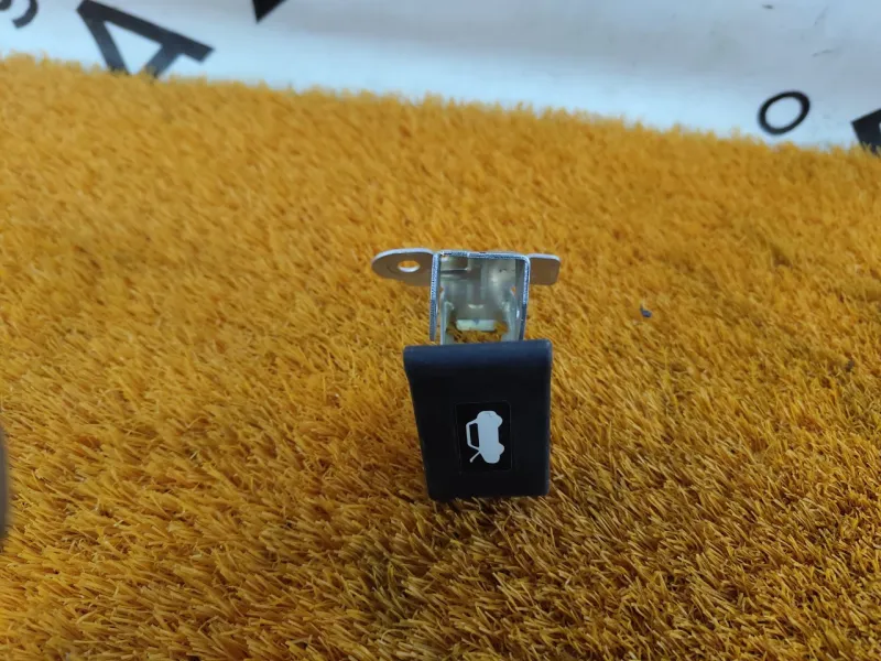 Ручка открывания капота