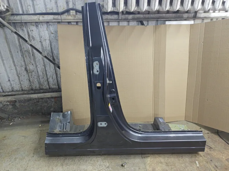 Порог с центральной стойкой