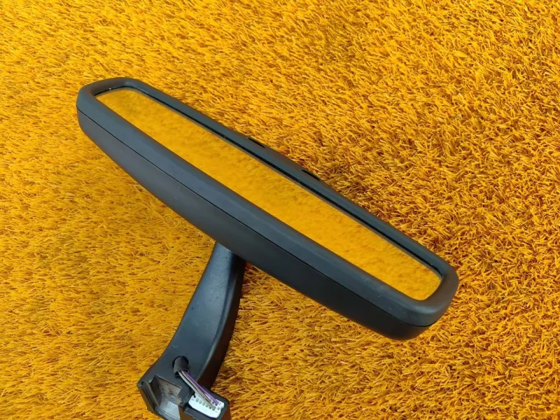 Зеркало заднего вида