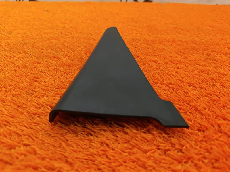 Уголок двери