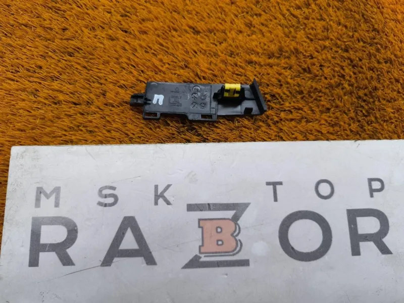 Накладка на торпедо