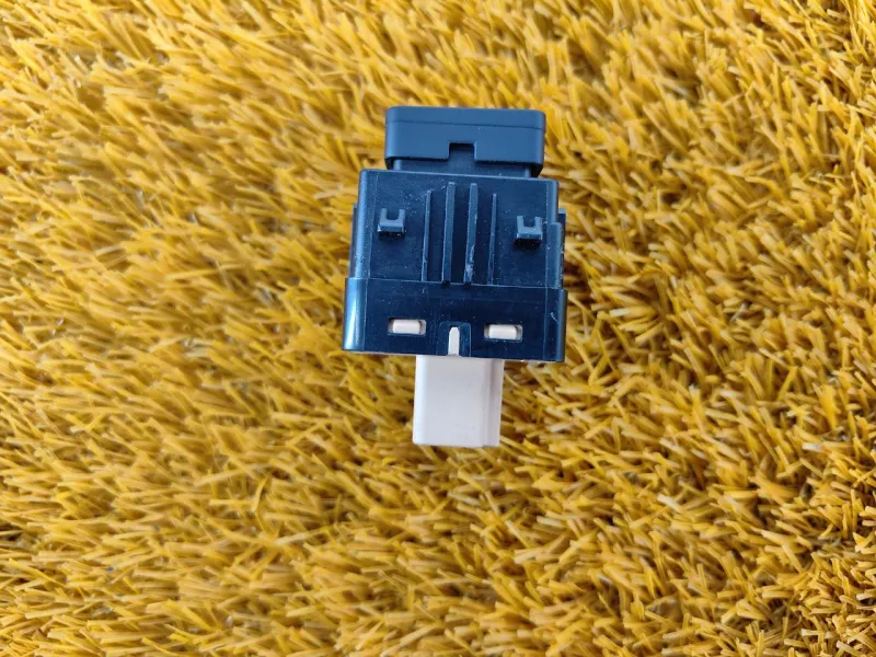 Кнопка обогрева сидений