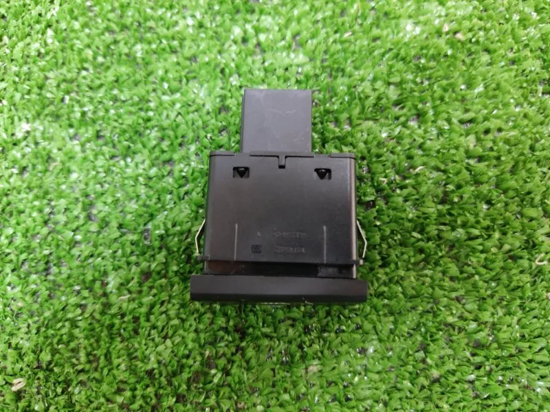 Кнопка обогрева сидений