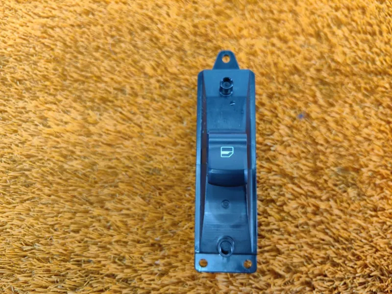 Кнопка стеклоподъемника