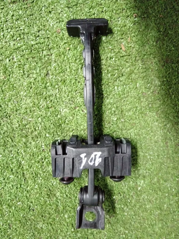 Ограничитель двери