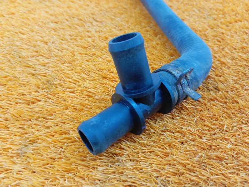 Патрубок радиатора